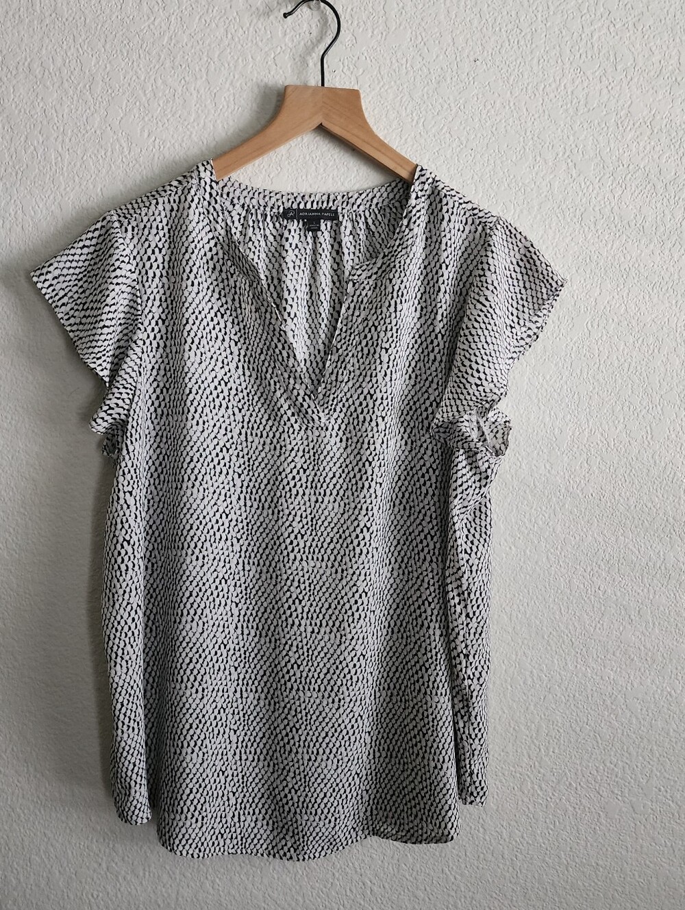 Adrianna Papell Abstract Black White Lightweight Large Blouse